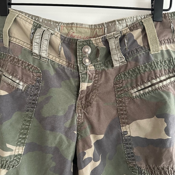 Abercrombie + Fitch Vintage Y2K Baggy Cargo Camo Pants - Picture 3 of 14